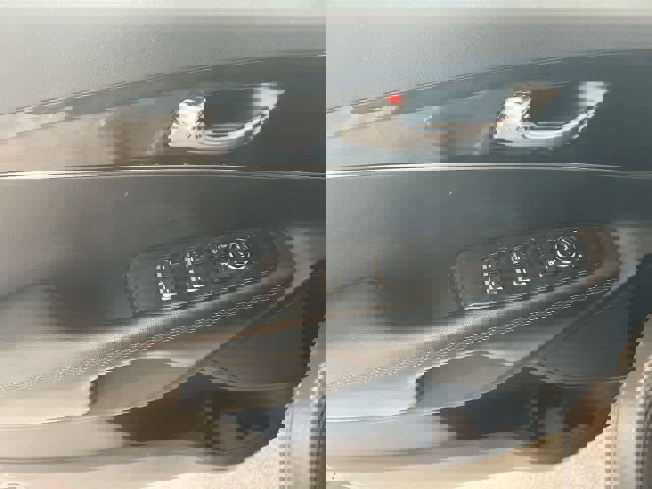 Used 2018 Kia Sorento LX image 13