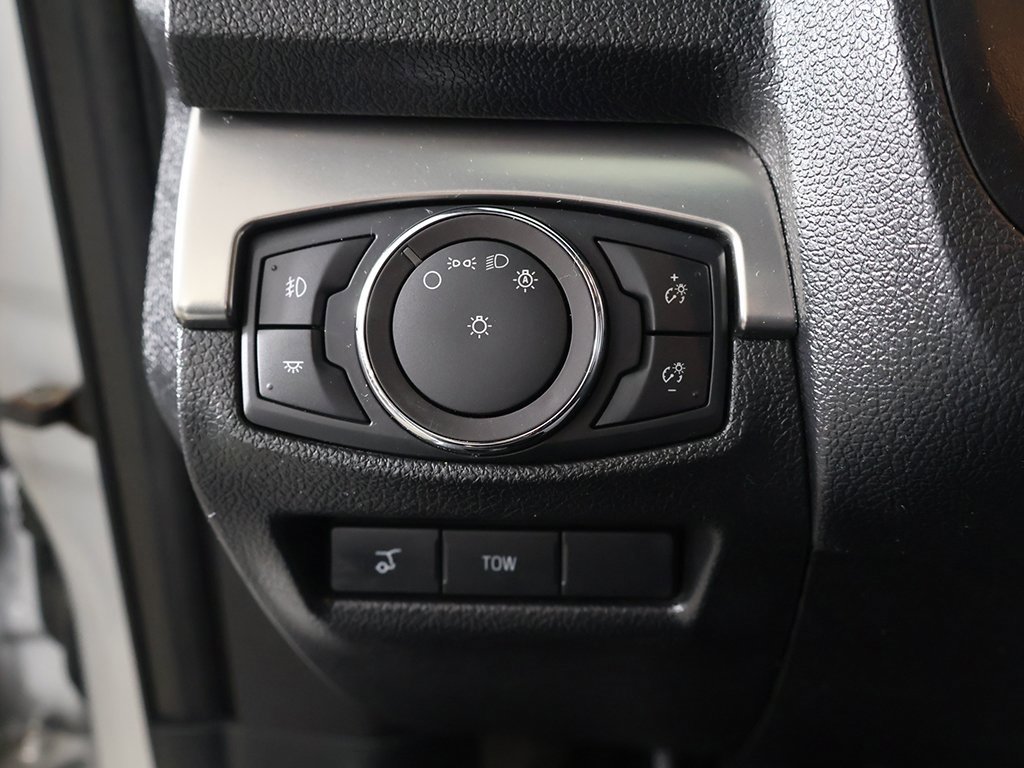 Used 2018 Ford Explorer XLT w/ Equipment Group 202A image 36