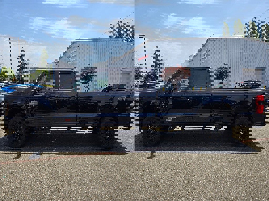 New 2025 Ford F350 Lariat w/ Lariat Ultimate Package image 8