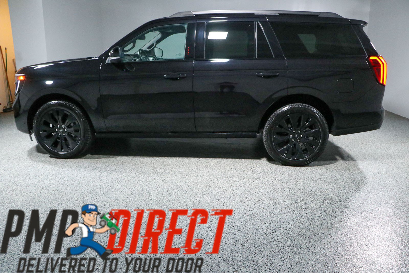 Used 2025 Ford Expedition Platinum w/ Stealth Appearance Package AWD/4WD image 10