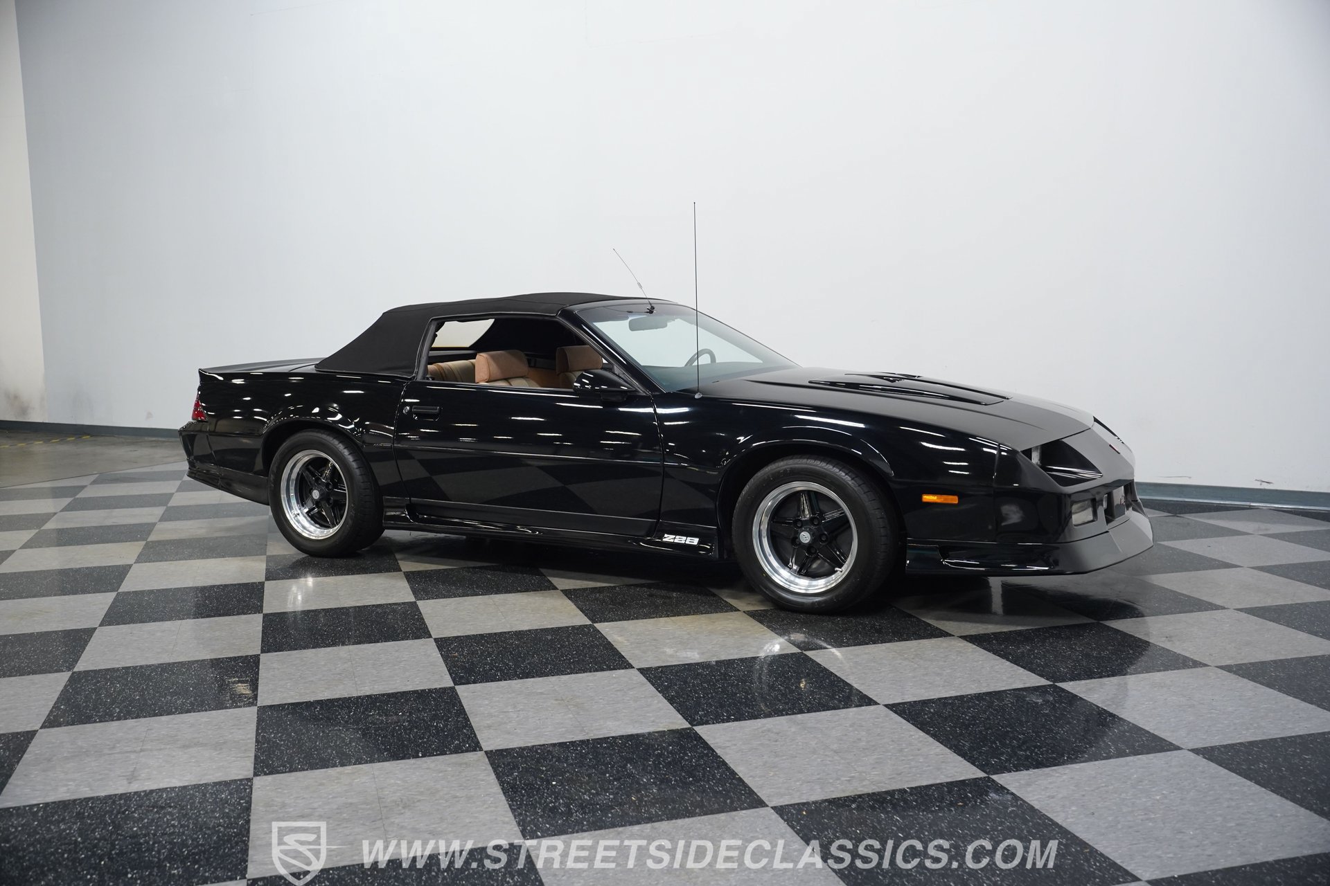 Used 1991 Chevrolet Camaro Z28 RWD image 17