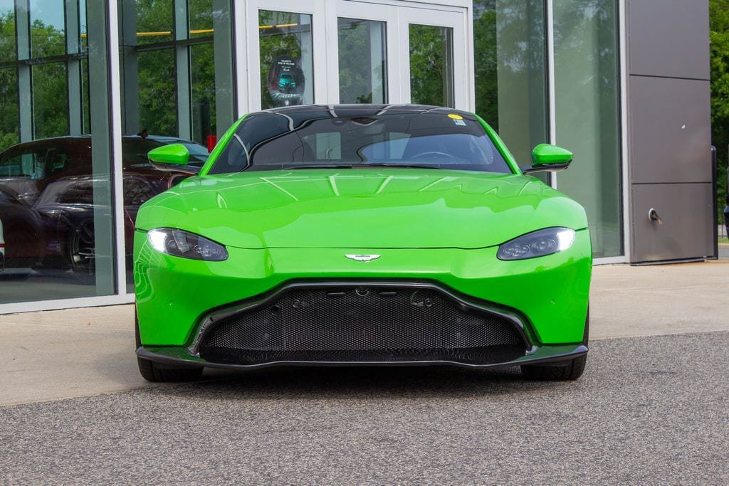 Used 2019 Aston Martin V8 Vantage Coupe RWD image 2