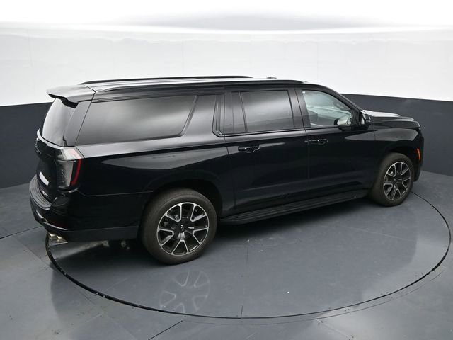 Used 2025 Chevrolet Suburban RST w/ Comfort Package AWD/4WD image 30