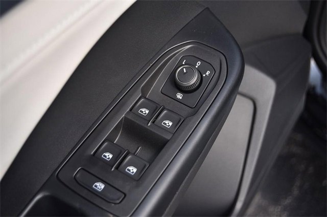 New 2025 Volkswagen Taos SE image 8