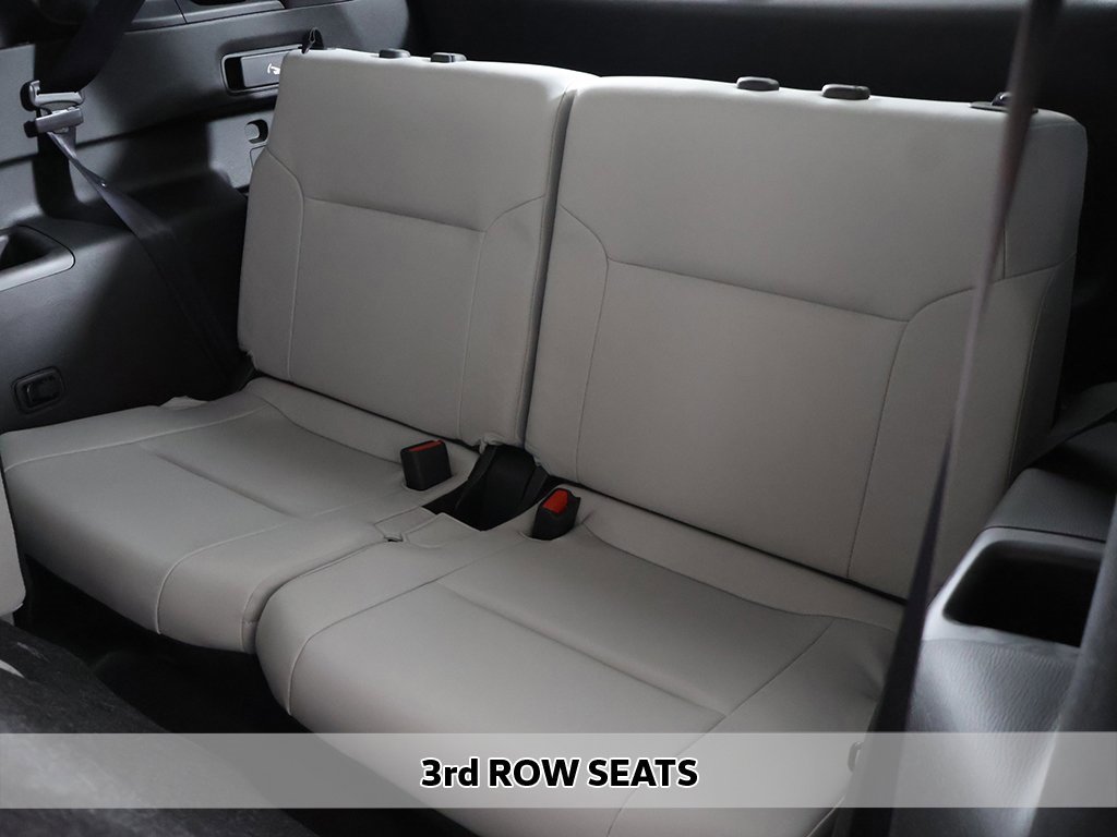 New 2025 Mitsubishi Outlander SE image 9