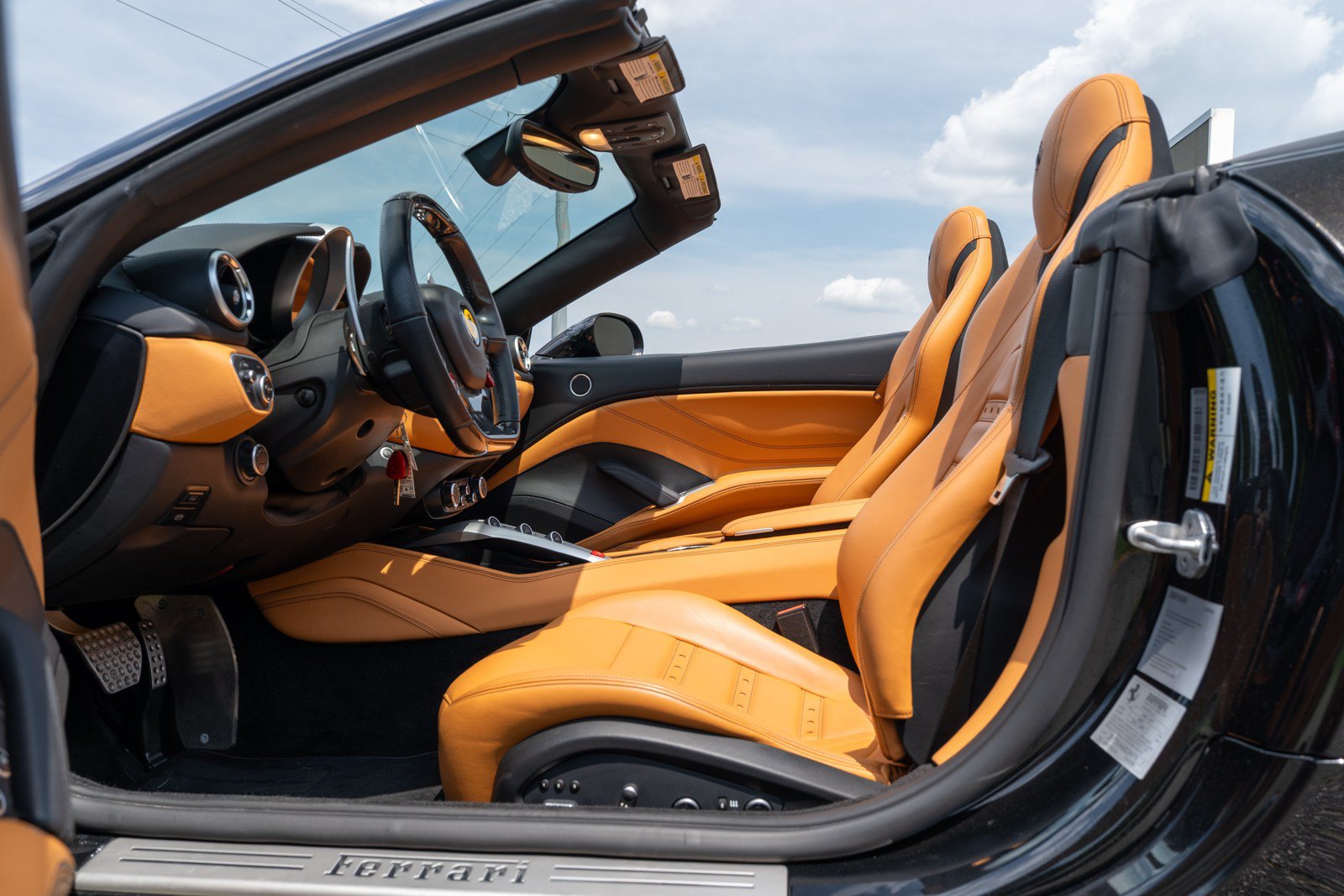 Used 2018 Ferrari California T RWD image 30