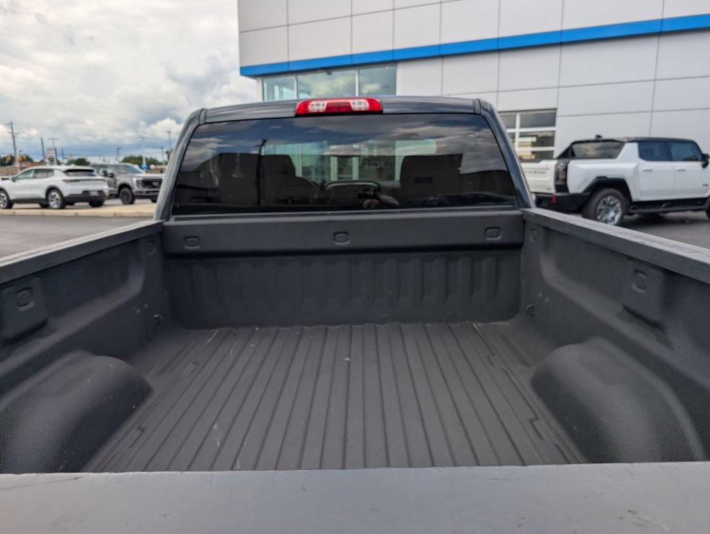 Used 2018 Chevrolet Silverado 1500 LT AWD/4WD image 9