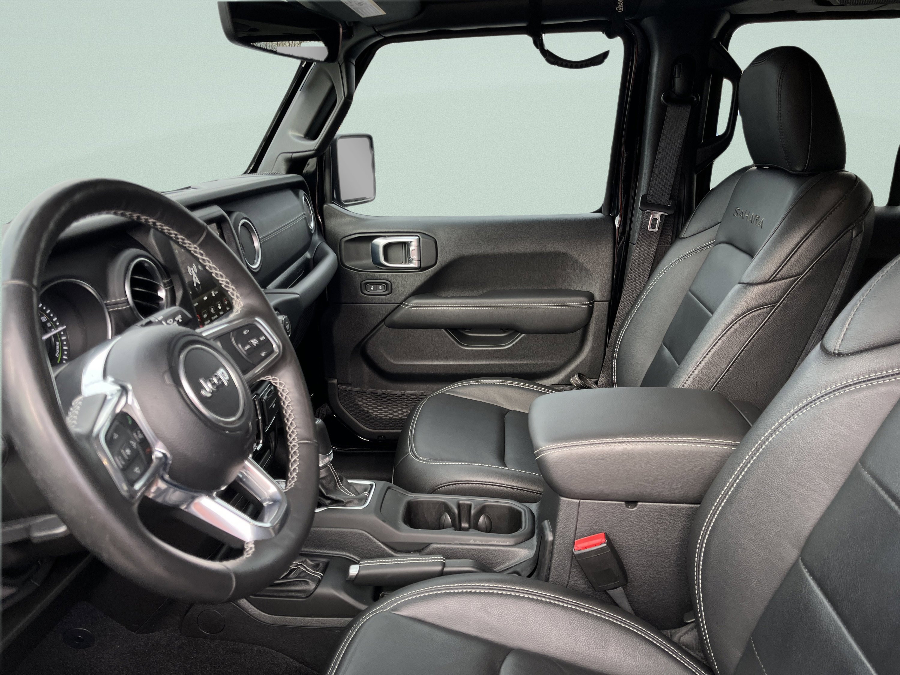 Used 2023 Jeep Wrangler Sahara w/ Cold Weather Group image 16