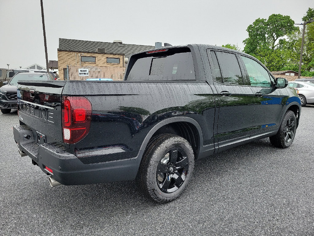 New 2026 Honda Ridgeline Black Edition image 4