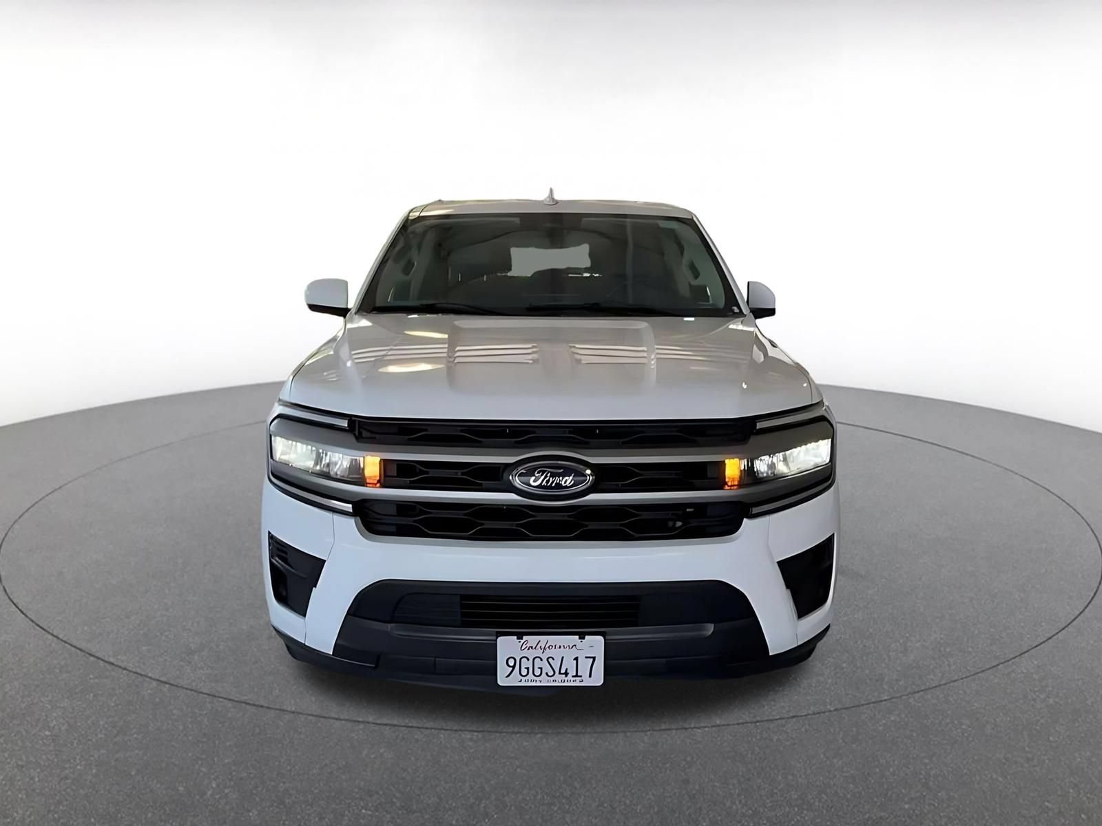 Used 2023 Ford Expedition XLT RWD image 4