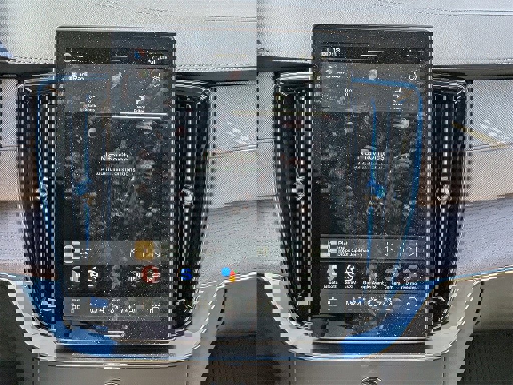 New 2026 Volvo XC90 B6 Plus w/ Protection Package Premier image 20