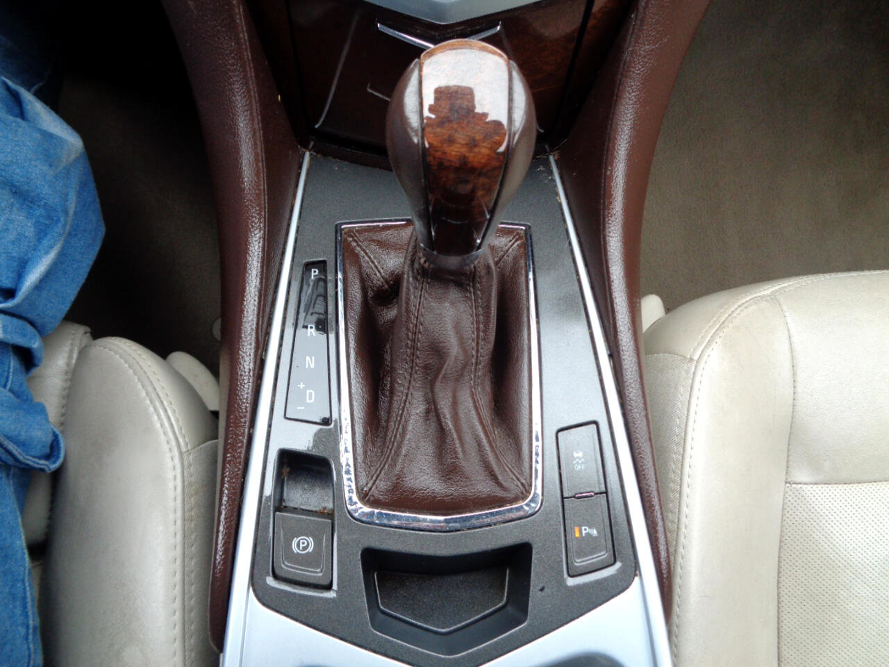 Used 2011 Cadillac SRX Luxury image 18