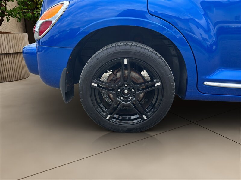 Used 2005 Chrysler PT Cruiser GT w/ Chrome Accents Group FWD image 17