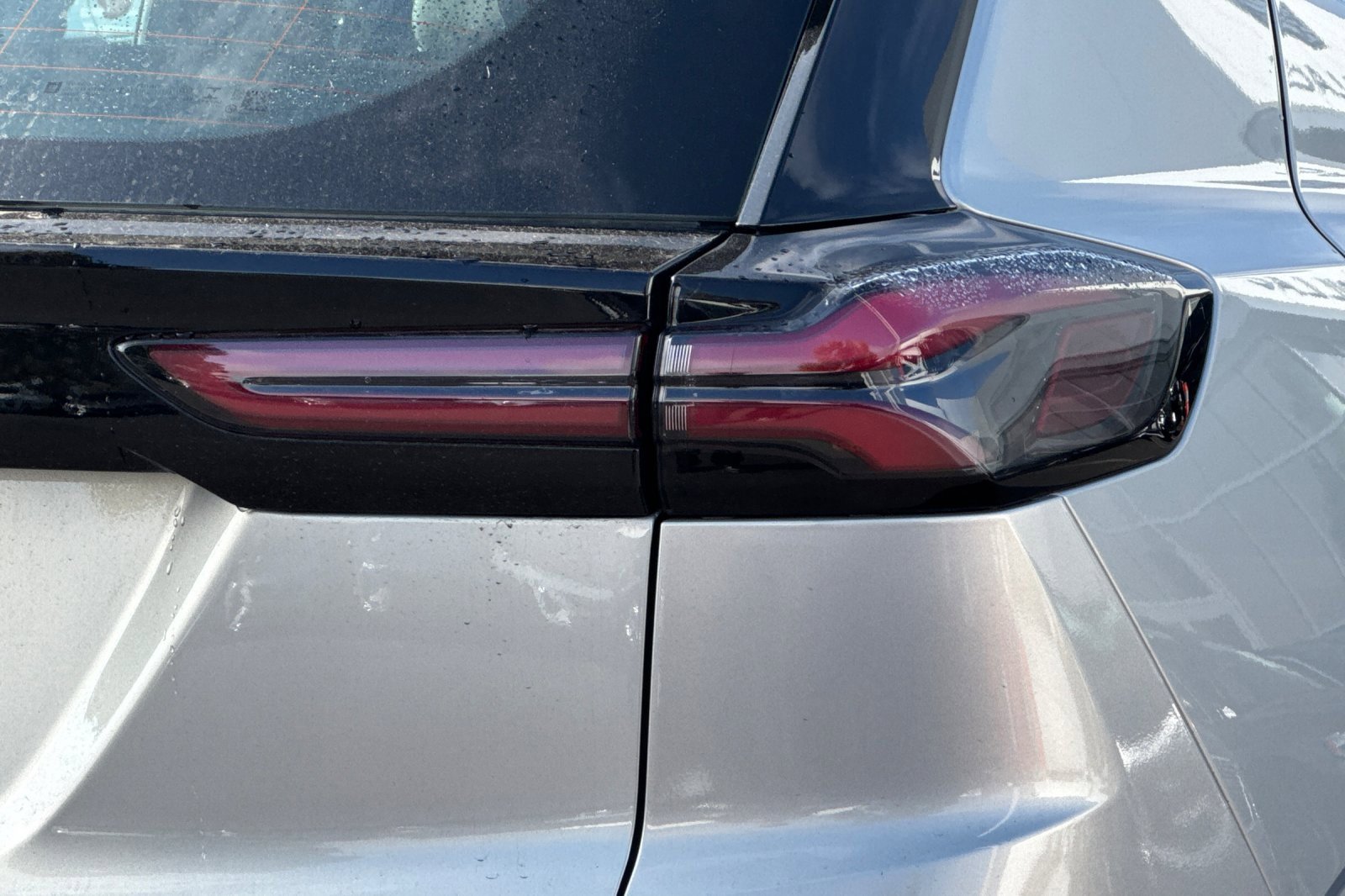 Used 2023 Chevrolet Bolt EUV LT w/ Comfort Package image 45