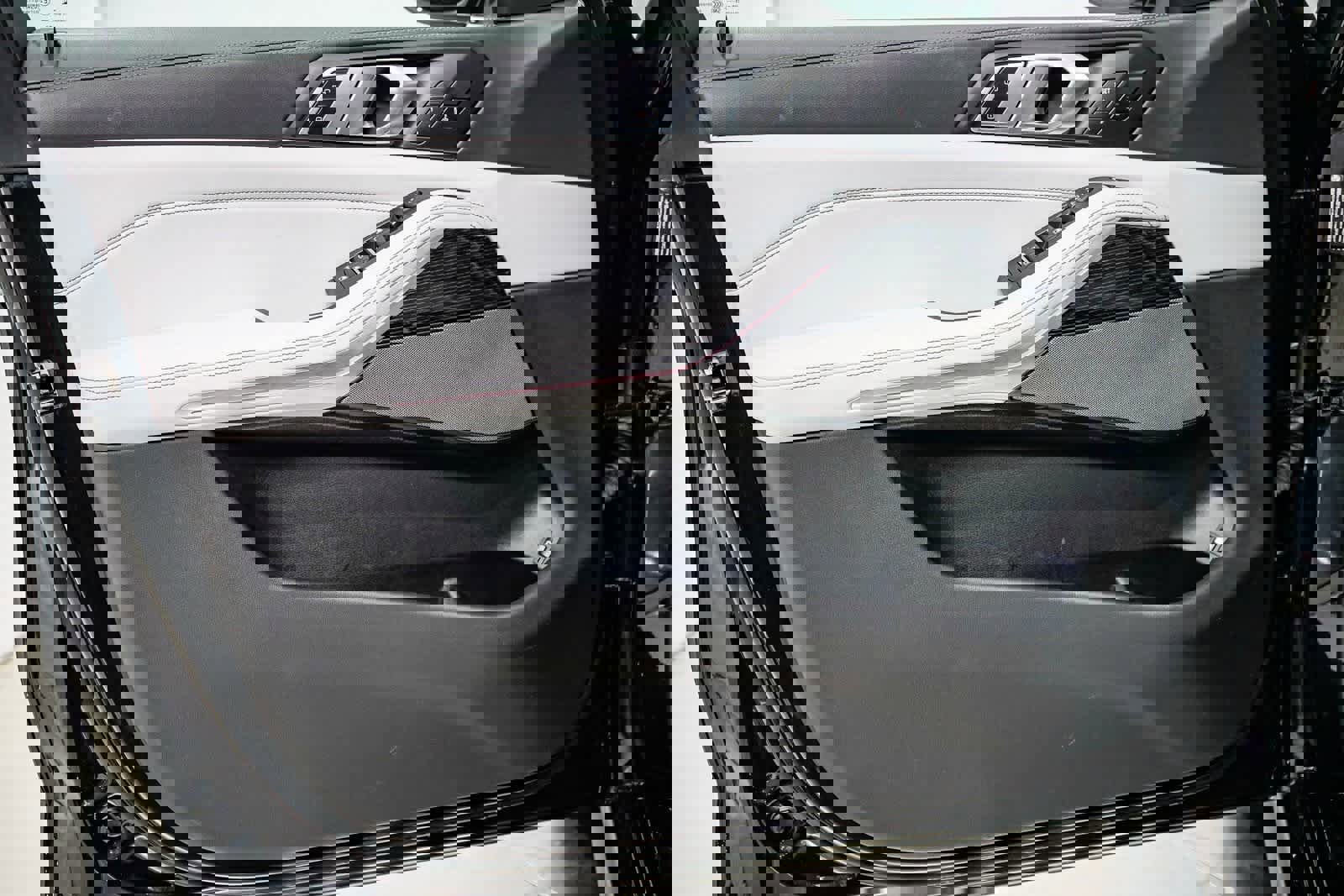 Used 2024 BMW X5 xDrive50e w/ Executive Package image 19