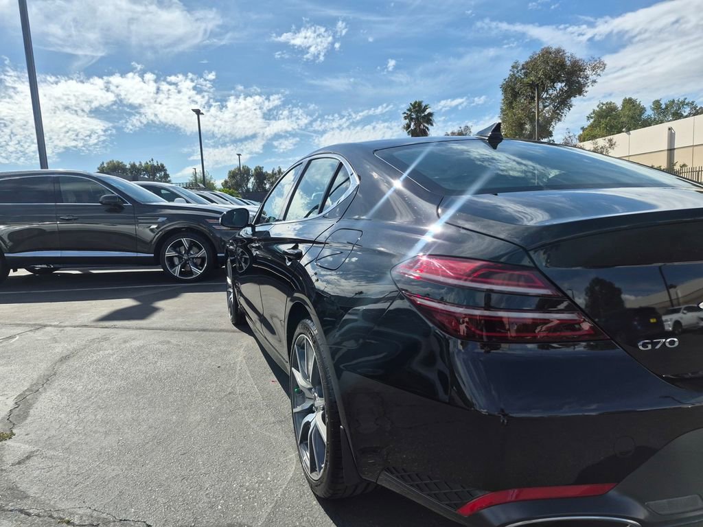 Used 2026 Genesis G70 2.5T image 4