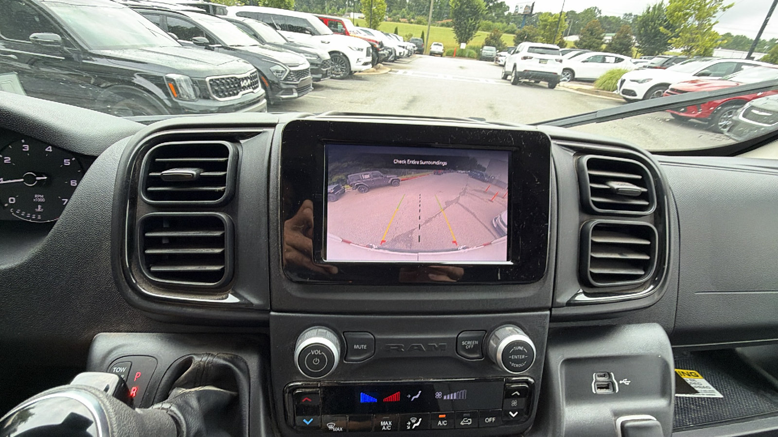 Used 2025 RAM ProMaster 2500 FWD image 22