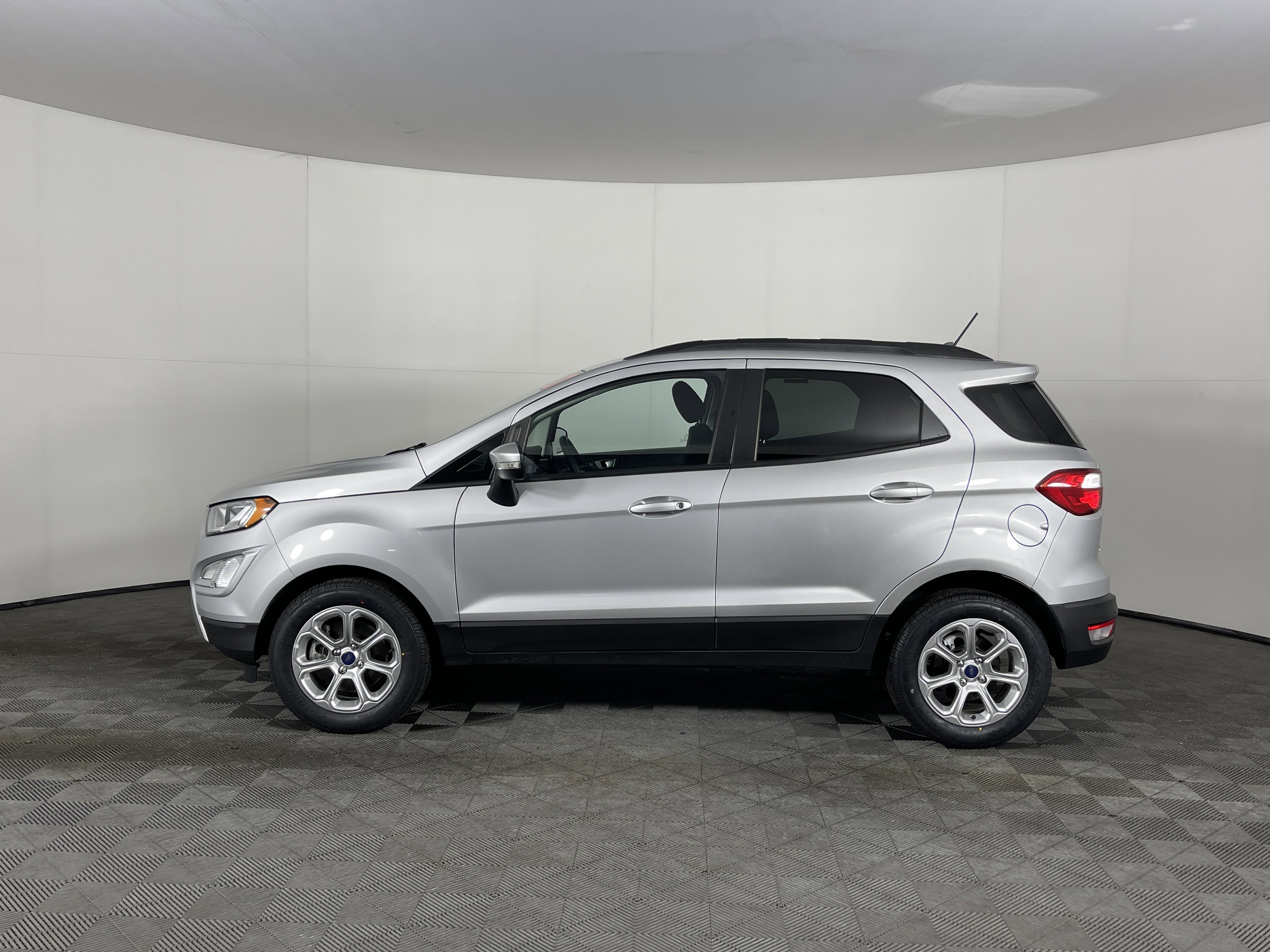 Used 2021 Ford EcoSport SE image 3