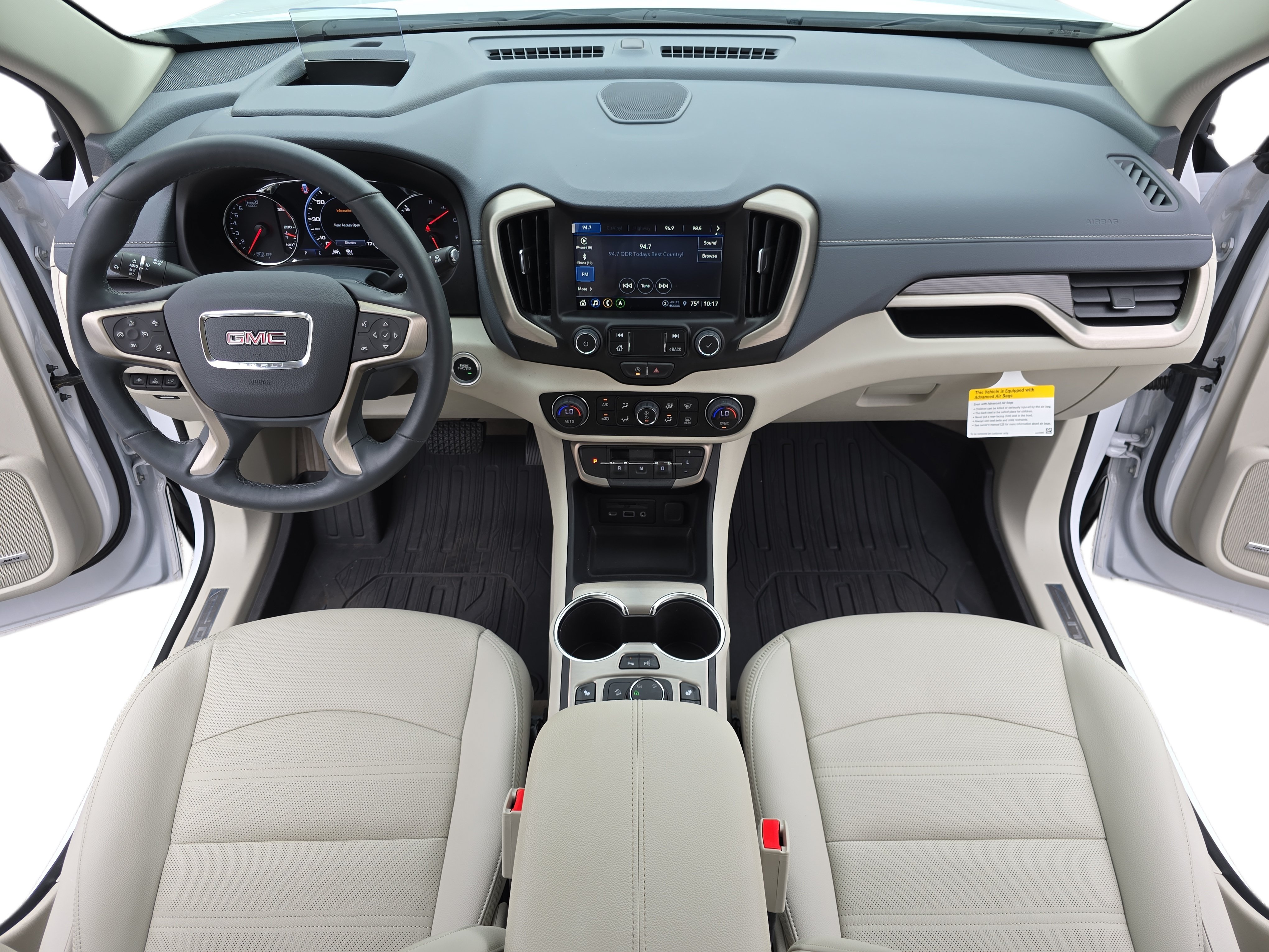 Used 2024 GMC Terrain Denali w/ Denali Premium Package AWD/4WD image 9