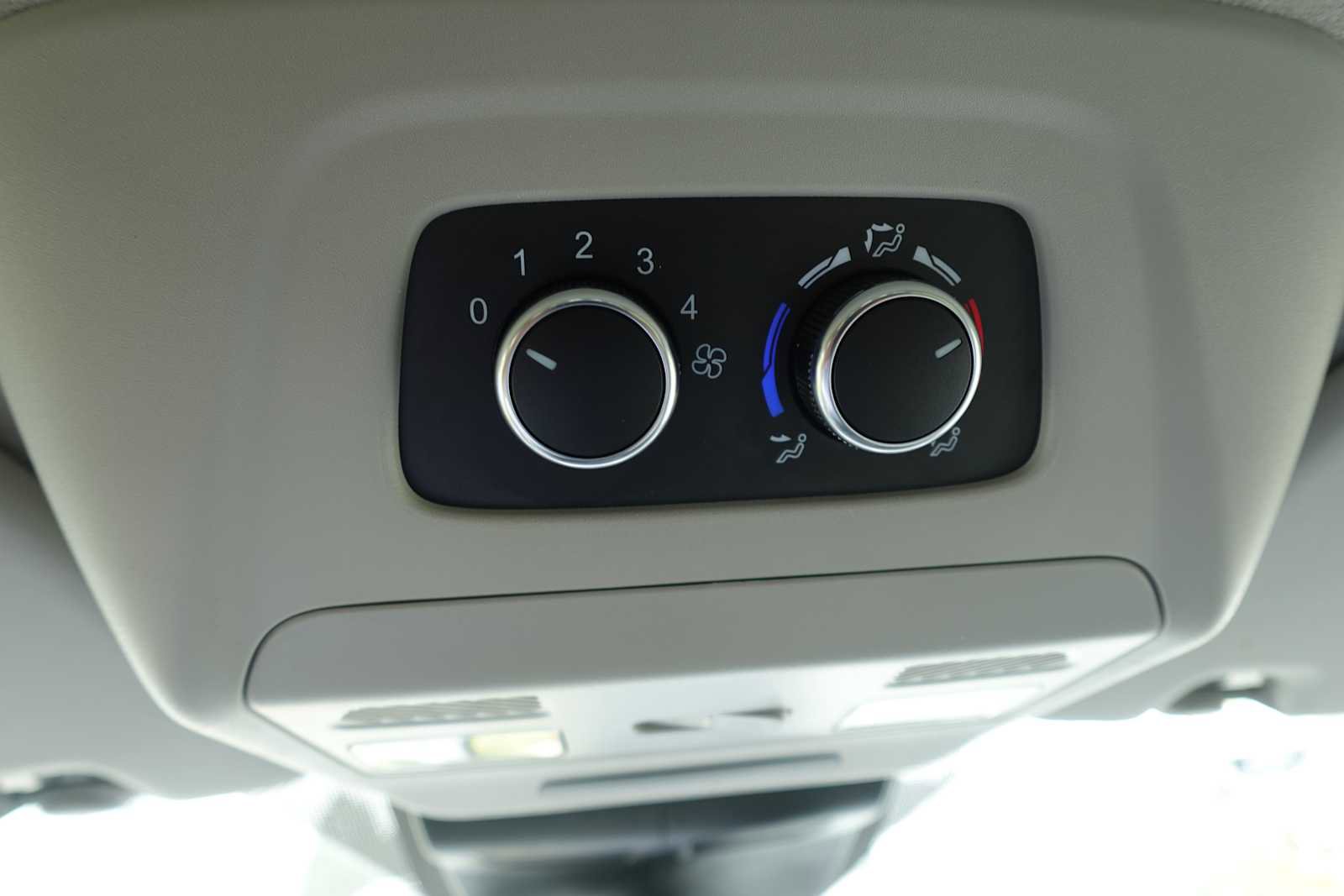 Used 2024 Ford Transit 350 XLT image 21