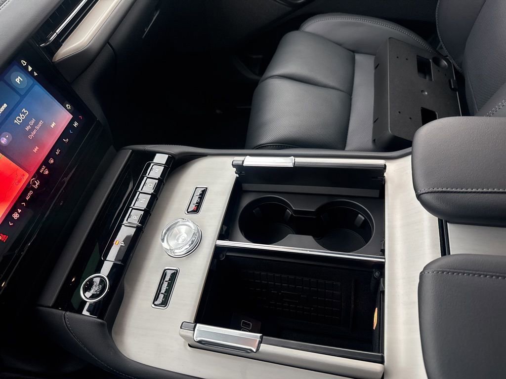 New 2026 Lincoln Navigator L Reserve w/ Jet Appearance Package image 31