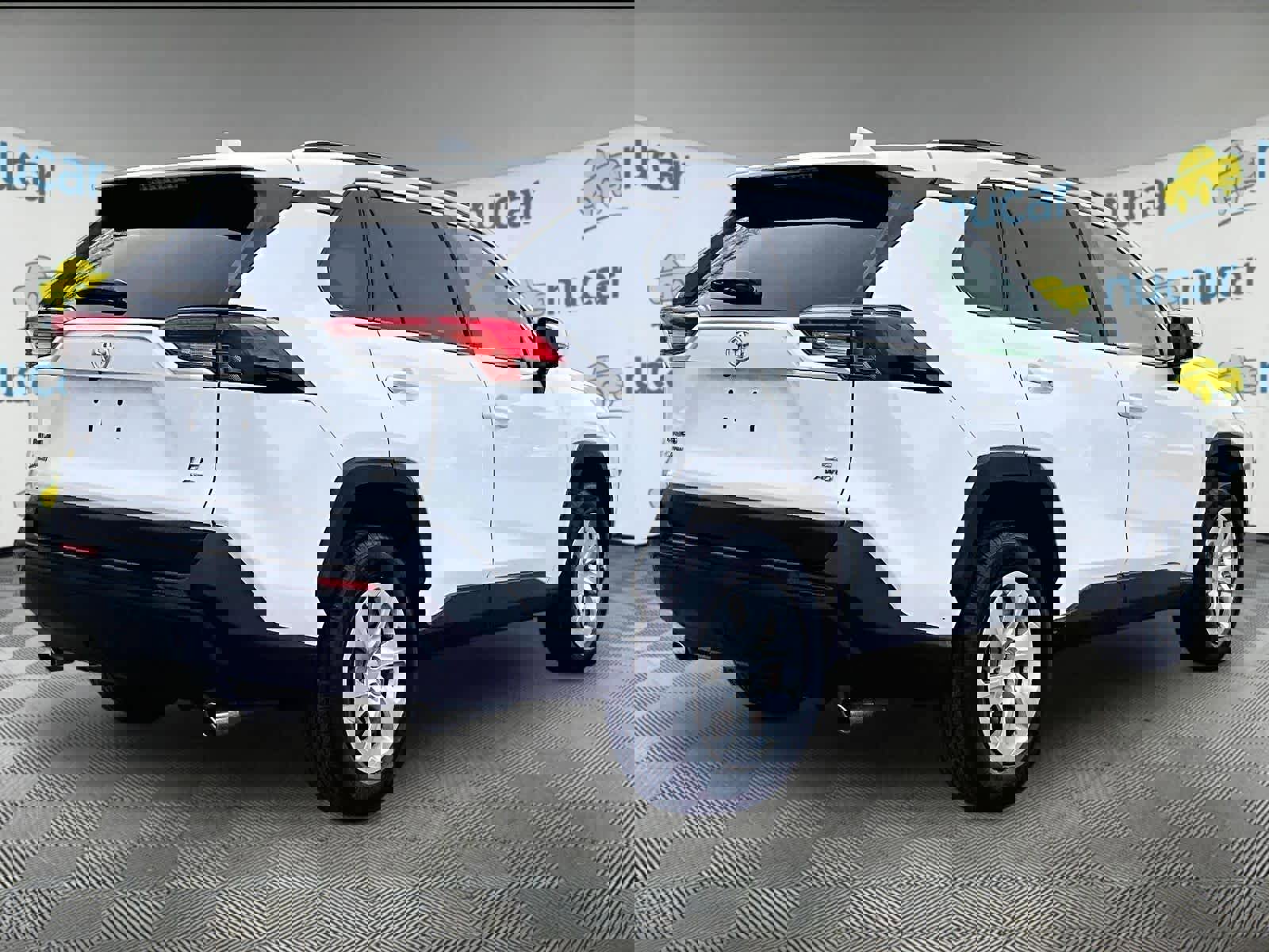 Used 2019 Toyota RAV4 LE image 6