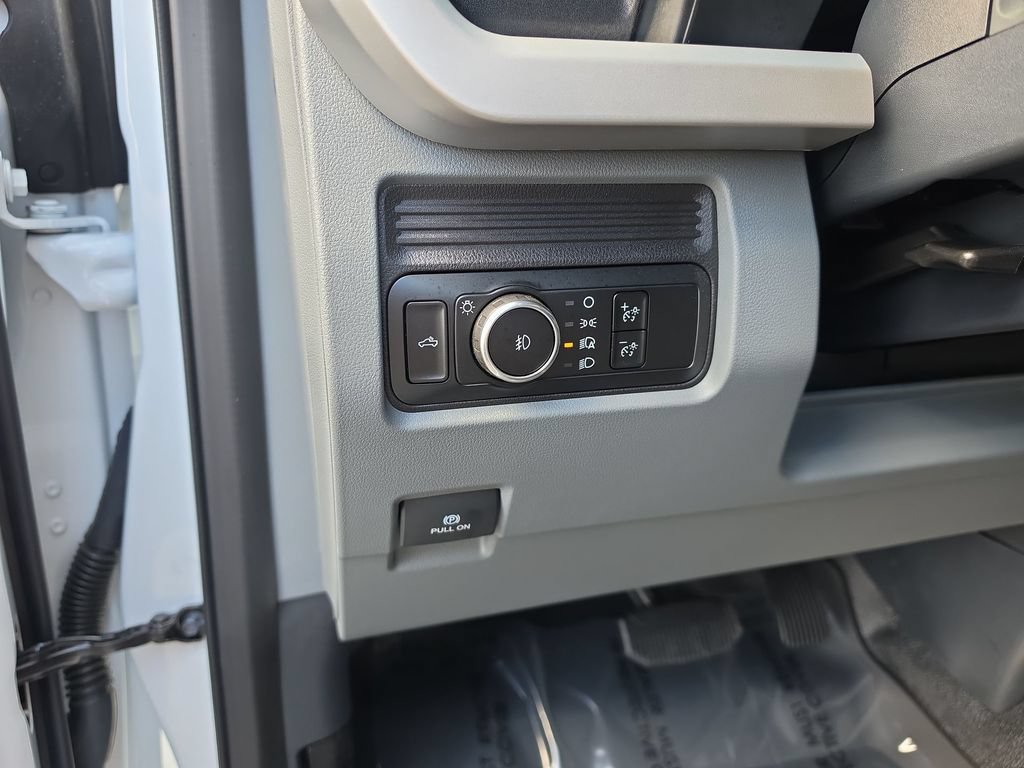 Used 2024 Ford F350 XL w/ Snow Plow/Camper Package AWD/4WD image 18