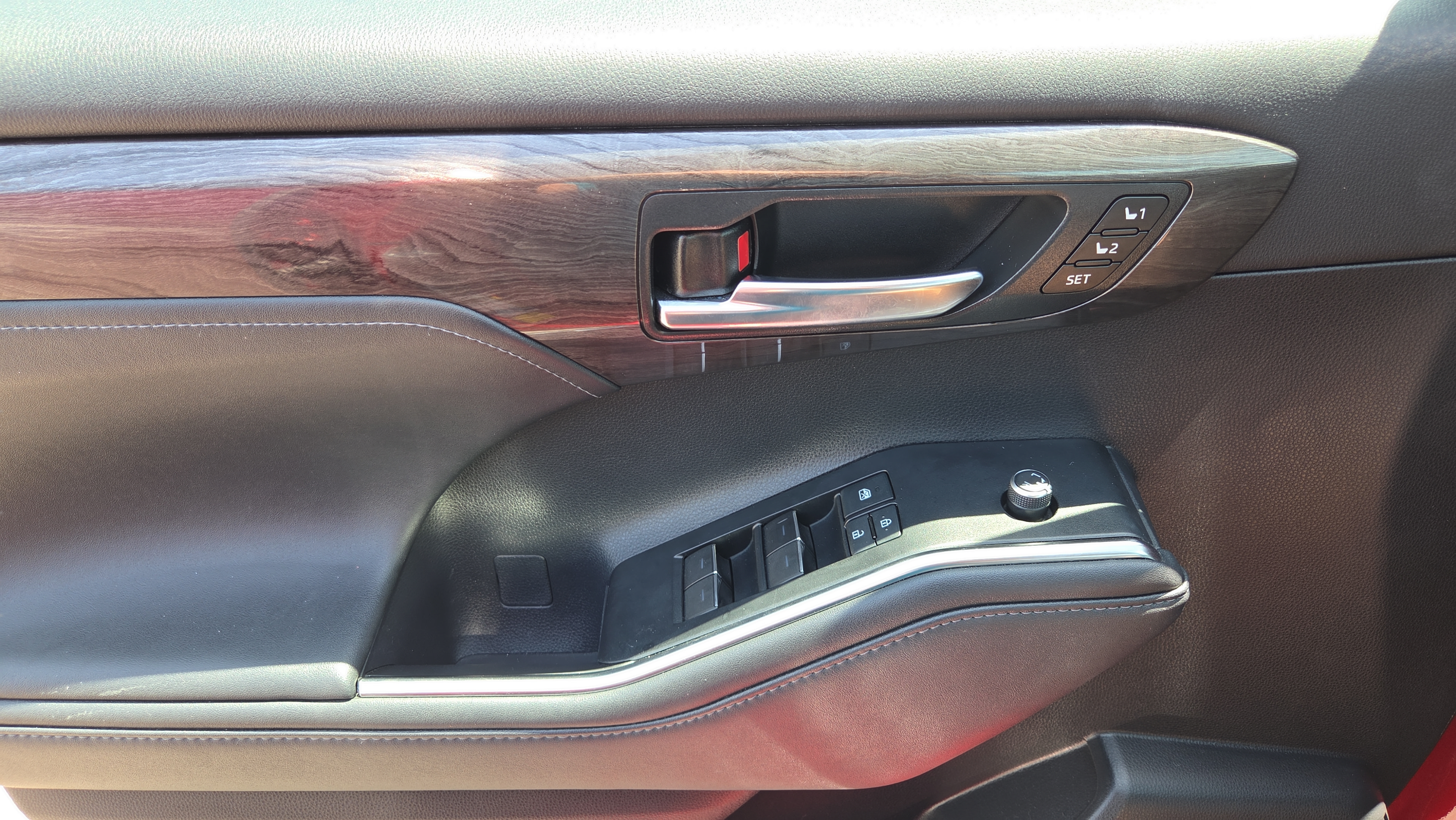 Certified 2021 Toyota Highlander Limited AWD/4WD image 19