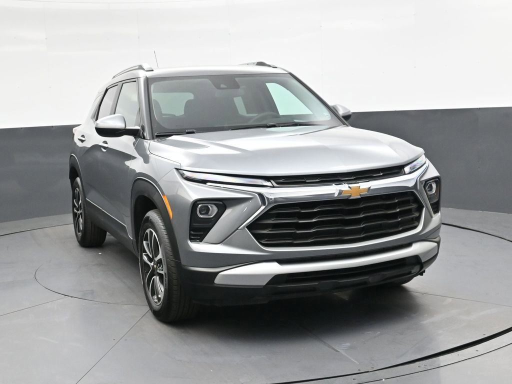 Used 2025 Chevrolet TrailBlazer LT image 1