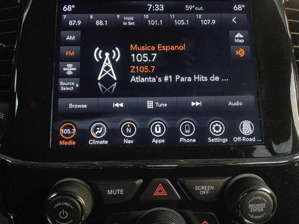Used 2022 Jeep Grand Cherokee Laredo E AWD/4WD image 25
