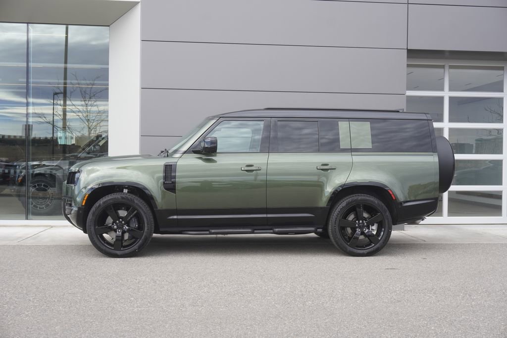 New 2026 Land Rover Defender 130 X-Dynamic SE image 8