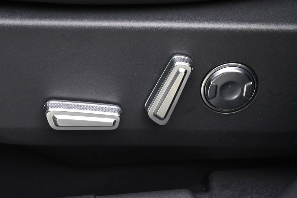 Used 2024 Lincoln Nautilus Reserve w/ Equipment Group 202A AWD/4WD image 12