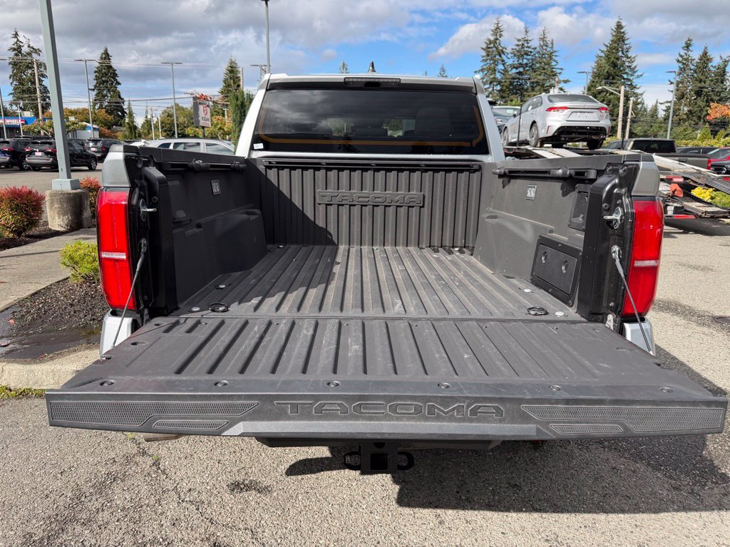 Certified 2025 Toyota Tacoma TRD Off-Road AWD/4WD image 10
