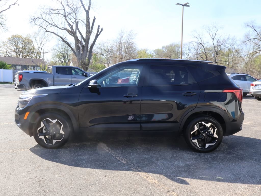 Used 2025 Kia Seltos S image 4