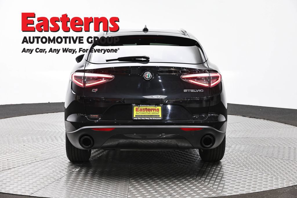Used 2024 Alfa Romeo Stelvio Sprint image 6