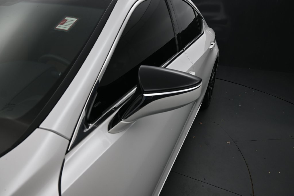Used 2025 Lexus ES 350 w/ Premium Package FWD image 12