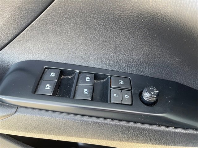 Used 2020 Toyota Camry SE image 25