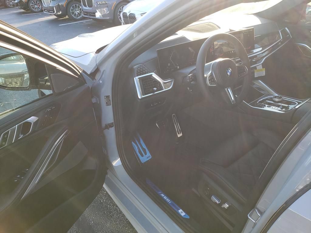 New 2026 BMW X6 M60i AWD/4WD image 6