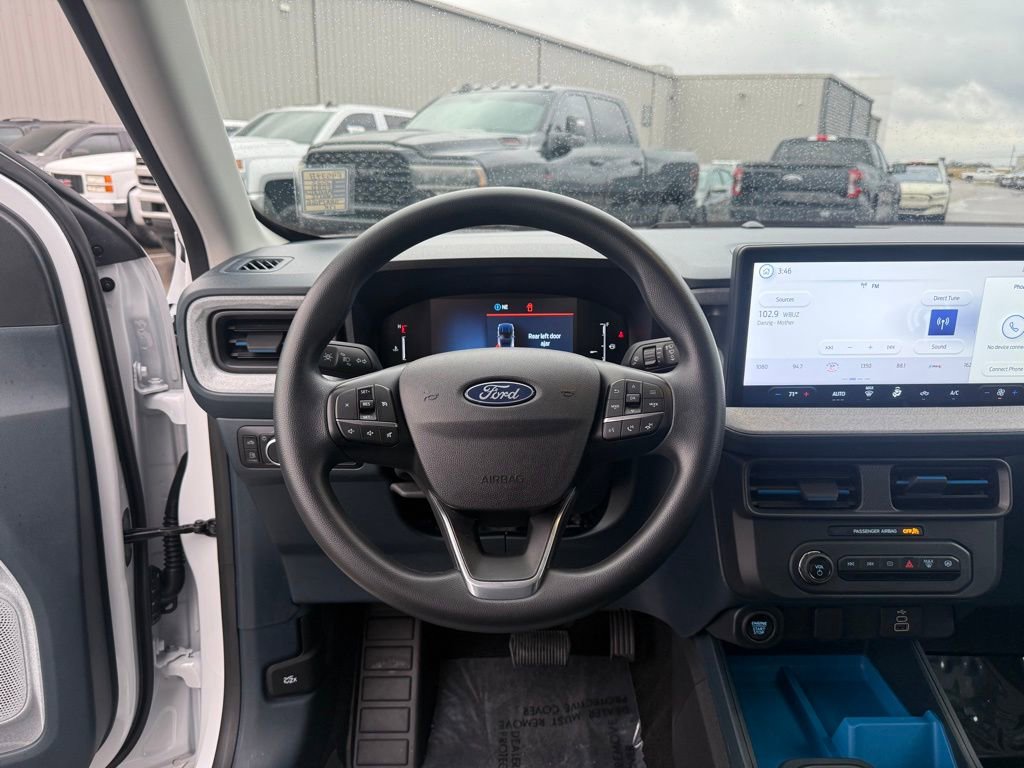 Used 2025 Ford Maverick XLT image 13