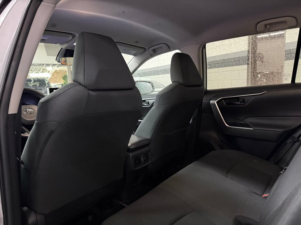 Used 2024 Toyota RAV4 LE AWD/4WD image 16