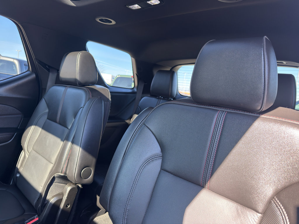 Used 2023 Chevrolet Traverse RS image 35