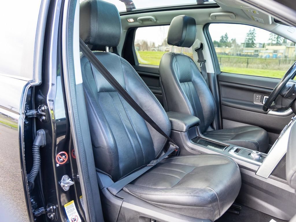 Used 2015 Land Rover Discovery Sport HSE AWD/4WD image 15
