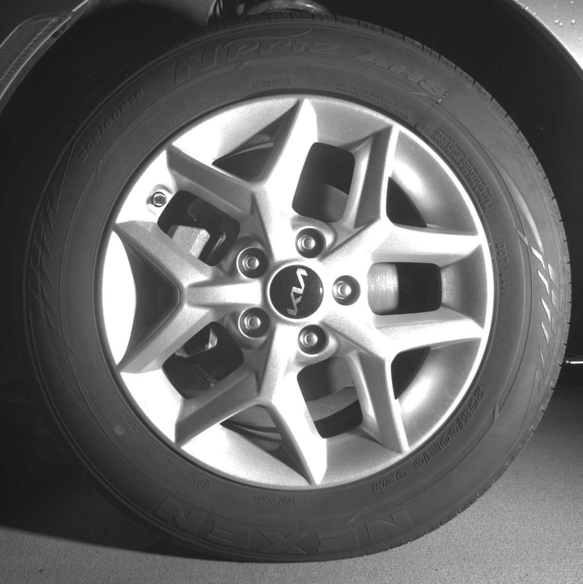 Used 2025 Kia Soul LX w/ LX Technology Package FWD image 12