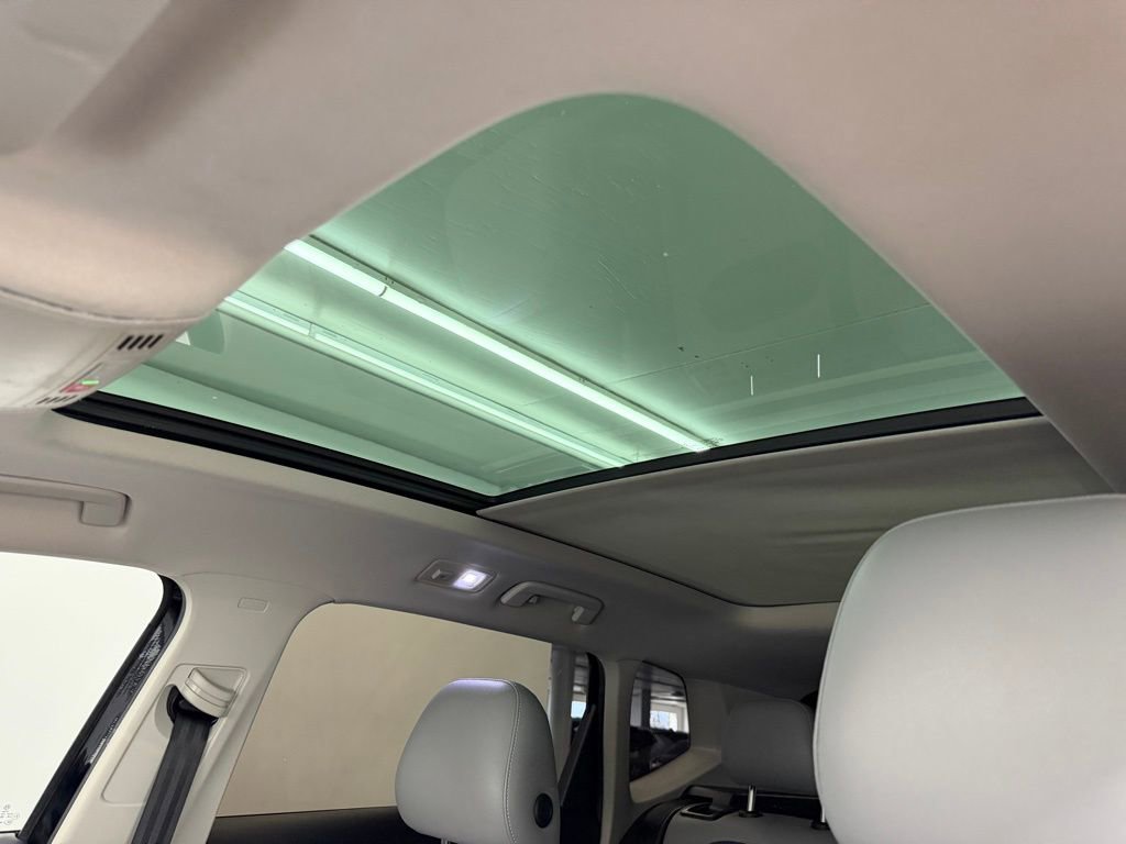 Used 2022 Volkswagen Taos SE w/ Panoramic Sunroof Package image 23