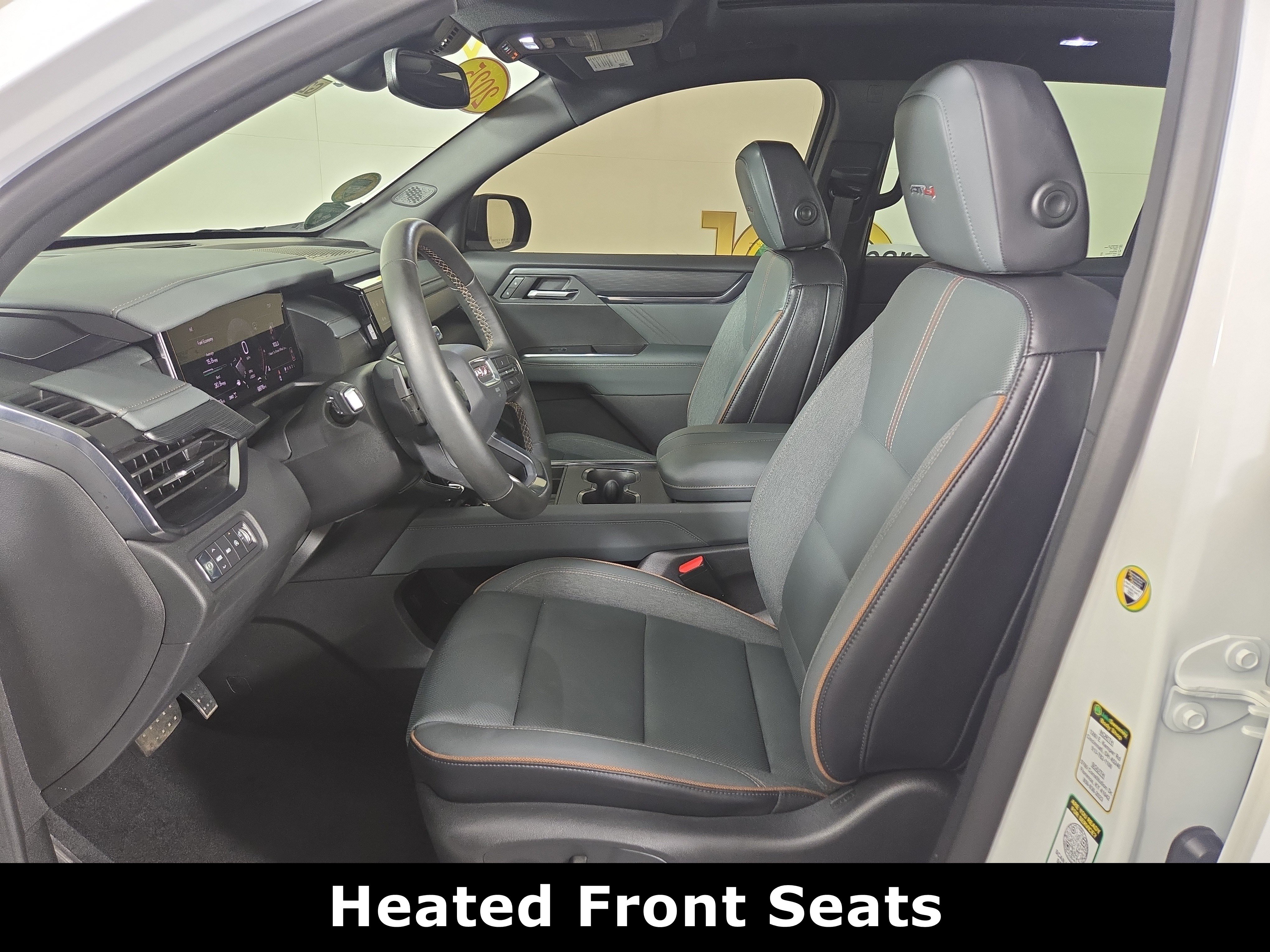 Used 2025 GMC Acadia AT4 w/ Luxury Package AWD/4WD image 11