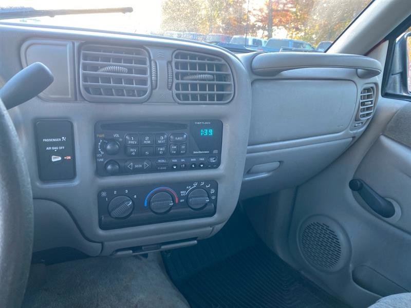 Used 2000 GMC Sonoma SL w/ Convenience Pkg image 11