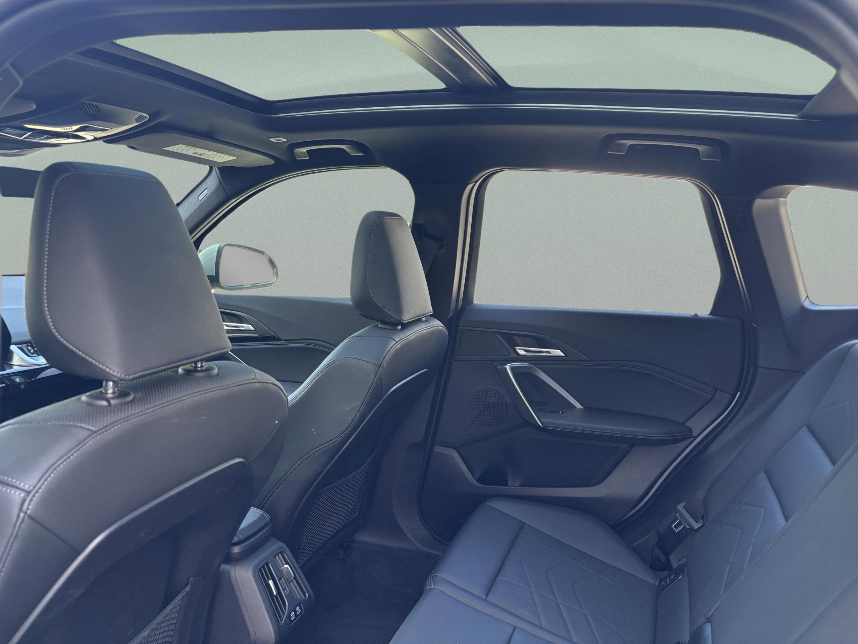 Used 2023 BMW X1 xDrive28i AWD/4WD image 27