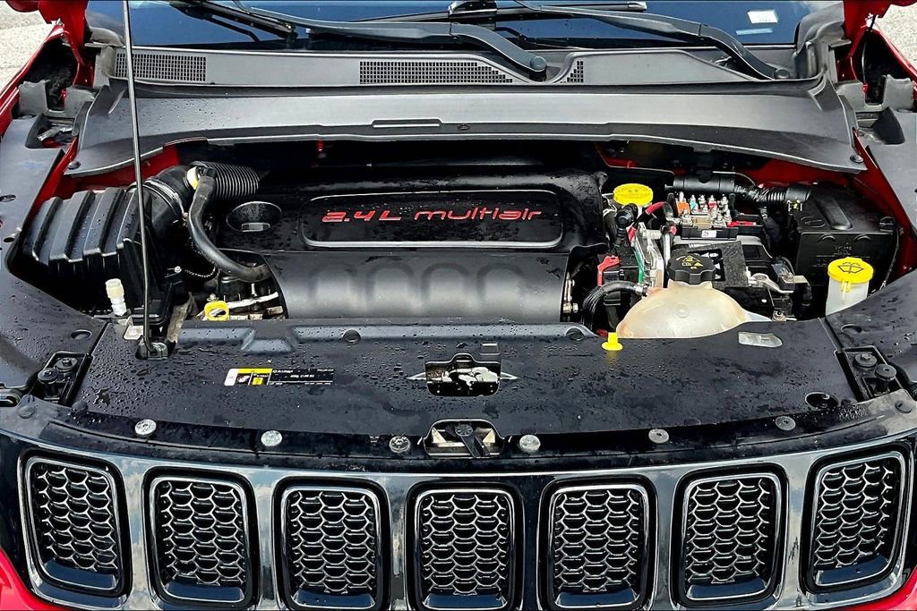 Used 2018 Jeep Compass Latitude w/ Popular Equipment Group image 11