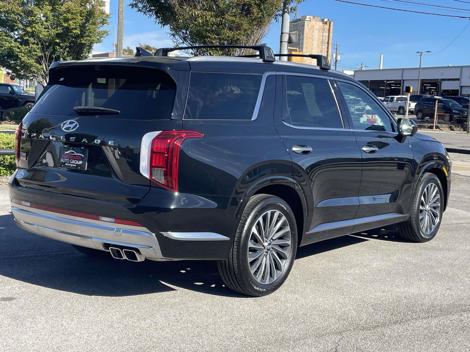Used 2024 Hyundai Palisade Calligraphy FWD image 3