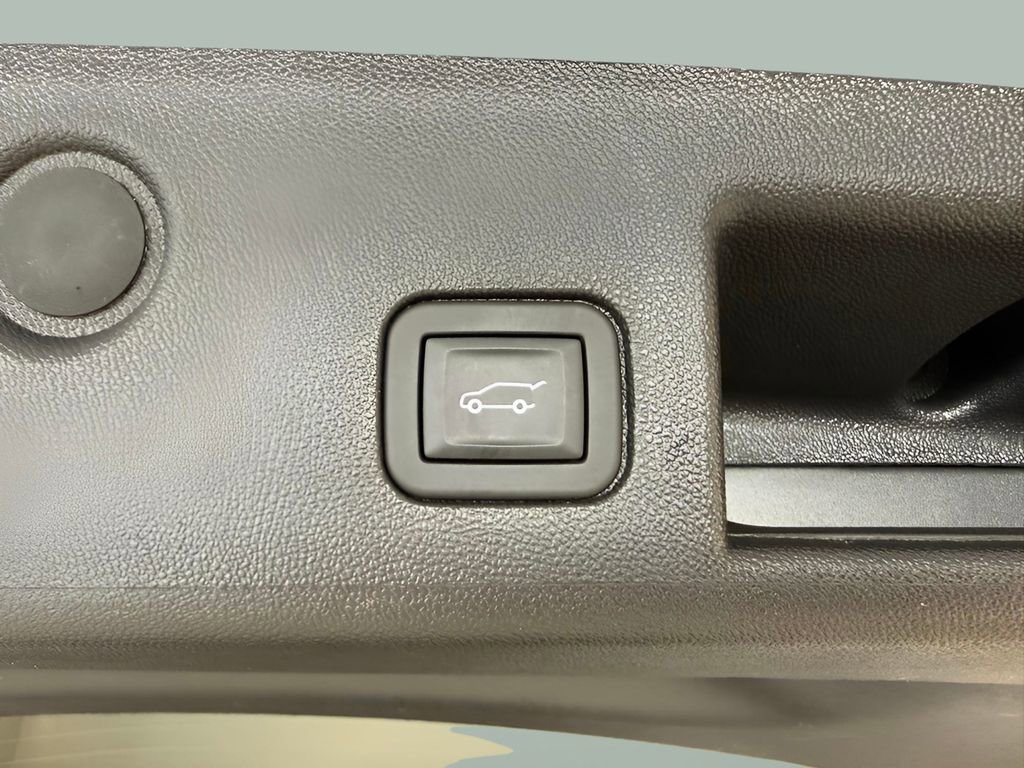 Used 2024 Chevrolet Equinox LT AWD/4WD image 16